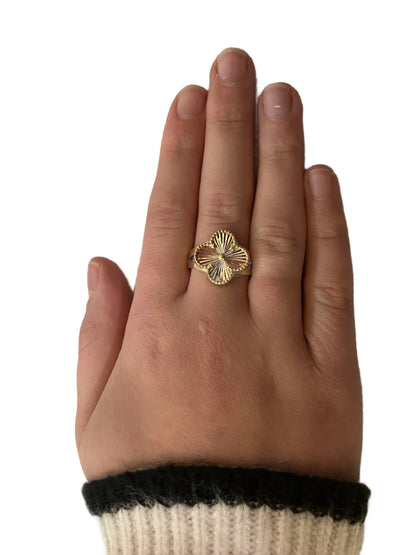 14k Starburst Clover Ring