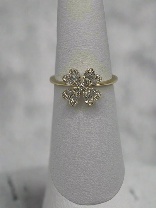 14k Diamond Flower Ring